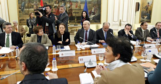 El ministro de Educación anuncia un 20% más de alumnos por aula | Sociedad | EL PAÍS | Recurso educativo 80360