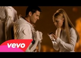 Ejercicio de inglés con la canción Oops!...I Did It Again de Britney Spears | Recurso educativo 125472